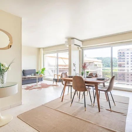 Grand T2 Lumineux Et Climatise Avec Balcon Apartment *